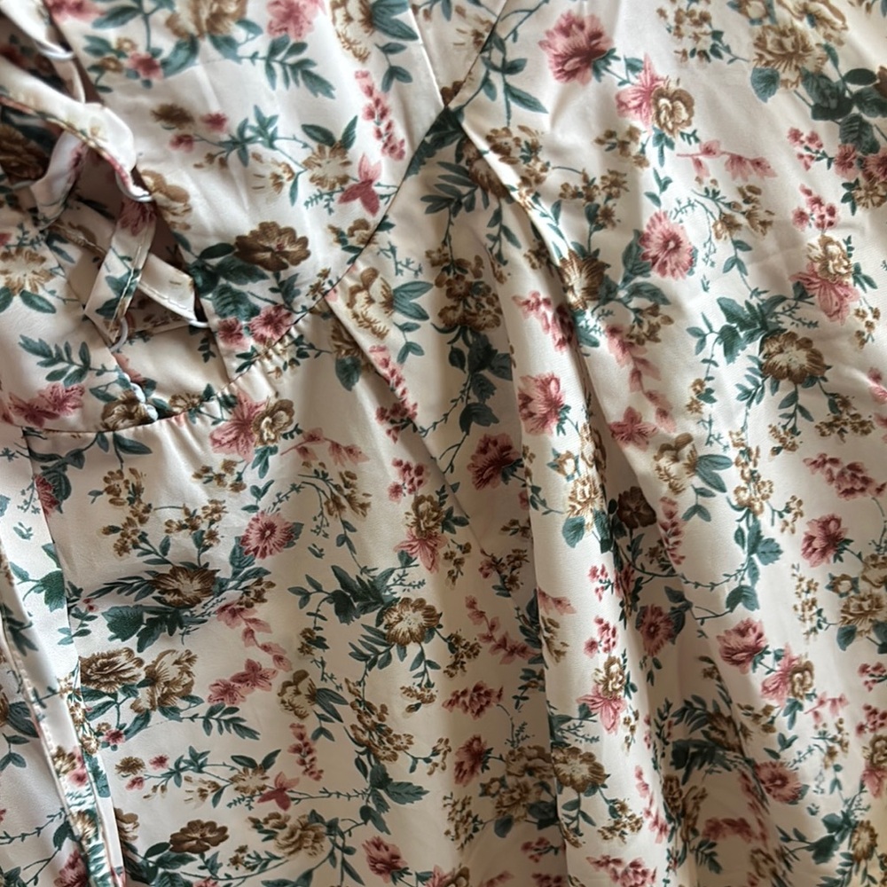 Floral Halter Maxi Dress - Picture 4 of 8